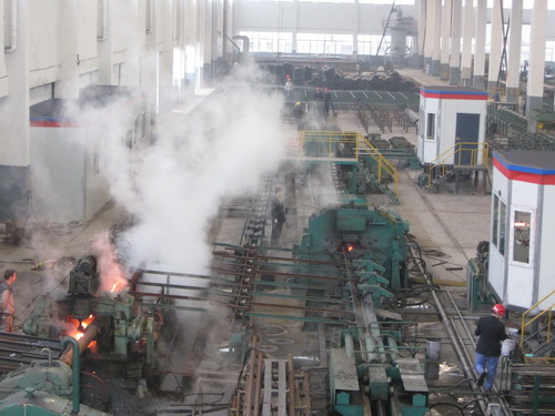 亳州无缝钢管厂家生产车间